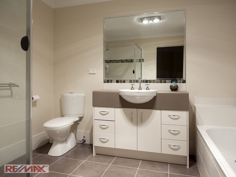 16 Ladbroke Close, Carseldine QLD 4034