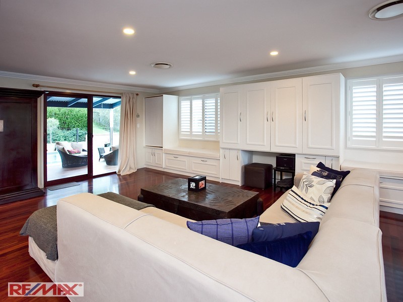 10 Midson St, Petrie QLD 4502