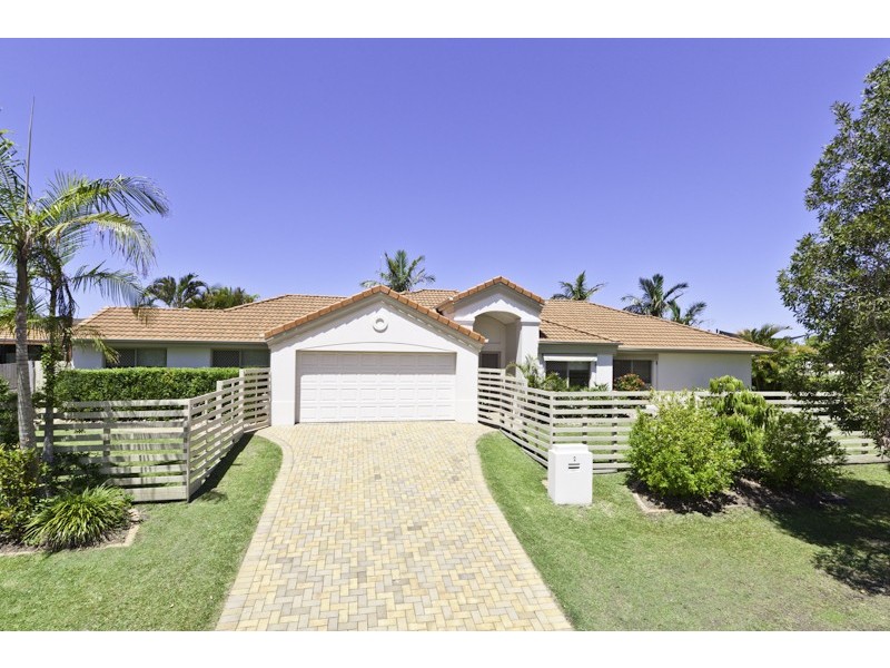 2 Boccaccio Crt, Mountain Creek QLD 4557