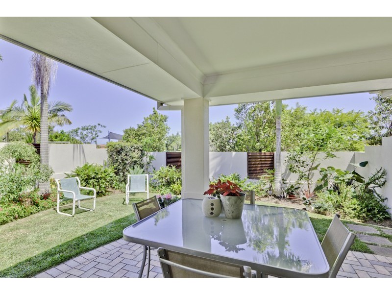 2 Boccaccio Crt, Mountain Creek QLD 4557