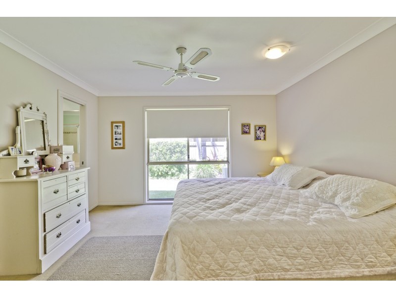 2 Boccaccio Crt, Mountain Creek QLD 4557