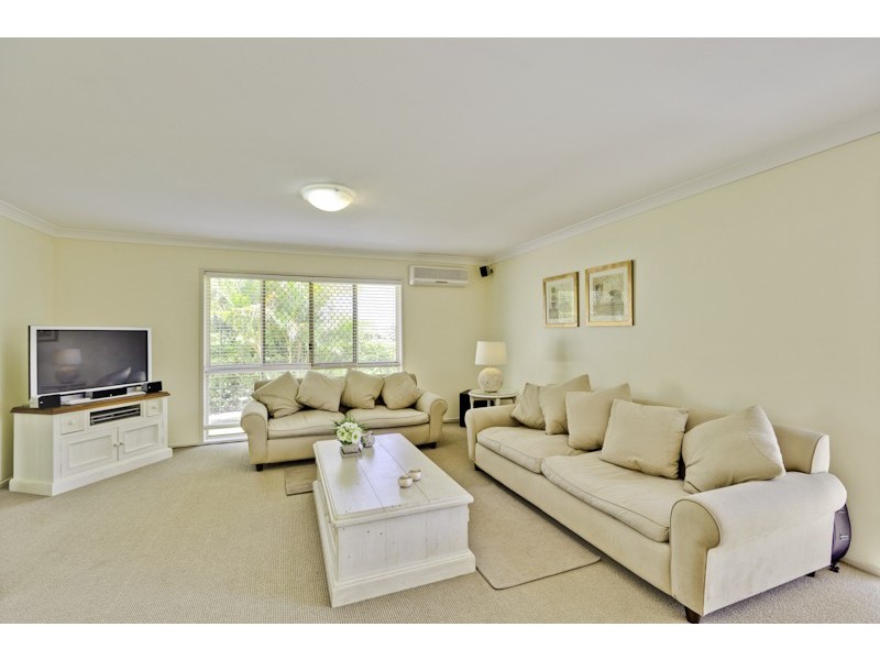 2 Boccaccio Crt, Mountain Creek QLD 4557