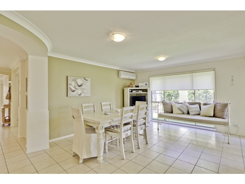 2 Boccaccio Crt, Mountain Creek QLD 4557