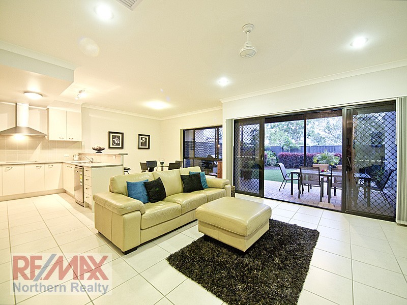 Unit 2 / 8 James Cash Court, Albany Creek QLD 4035