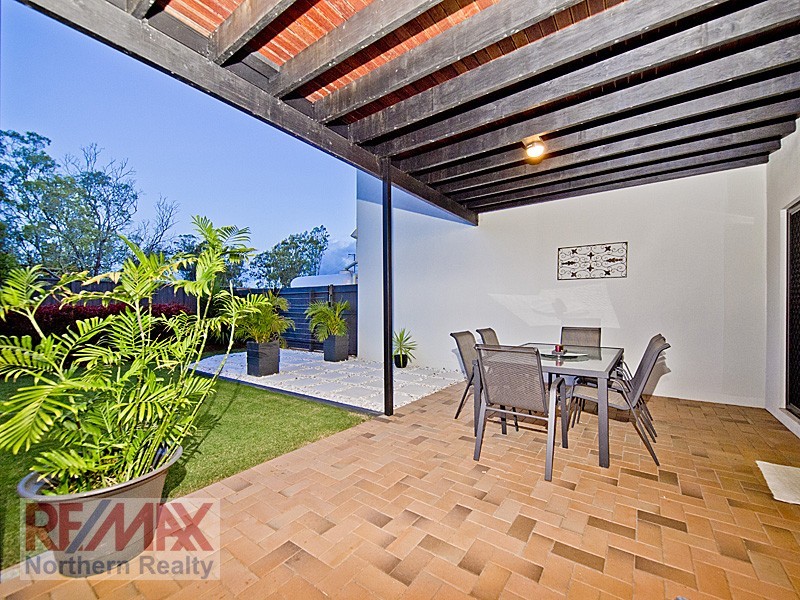 Unit 2 / 8 James Cash Court, Albany Creek QLD 4035