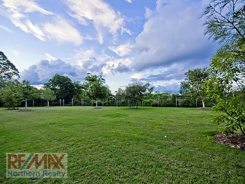 Unit 2 / 8 James Cash Court, Albany Creek QLD 4035