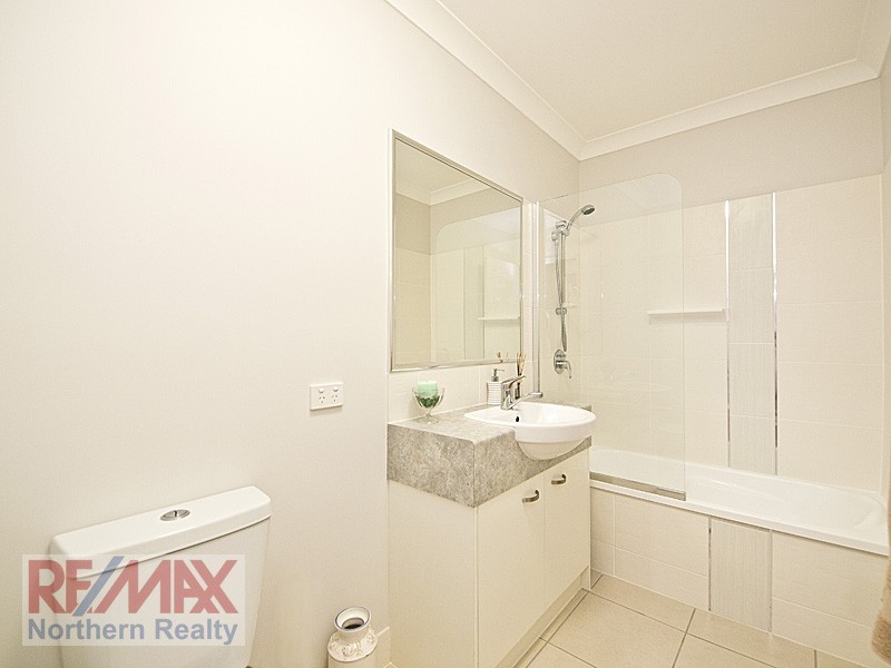 Unit 2 / 8 James Cash Court, Albany Creek QLD 4035