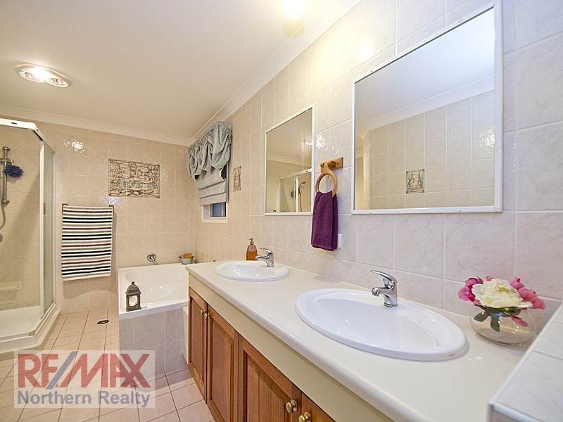 44 Gleneagles Cres, Albany Creek QLD 4035