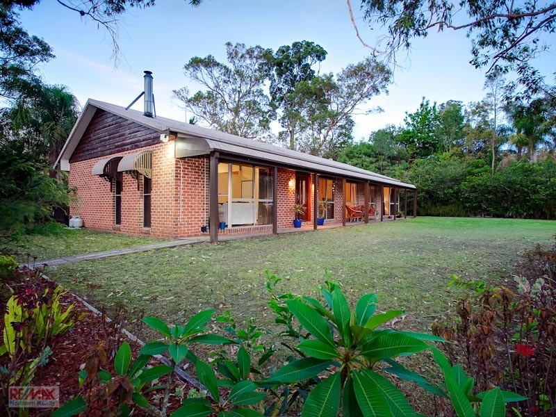 5 Denniston Court, Clear Mountain QLD 4500