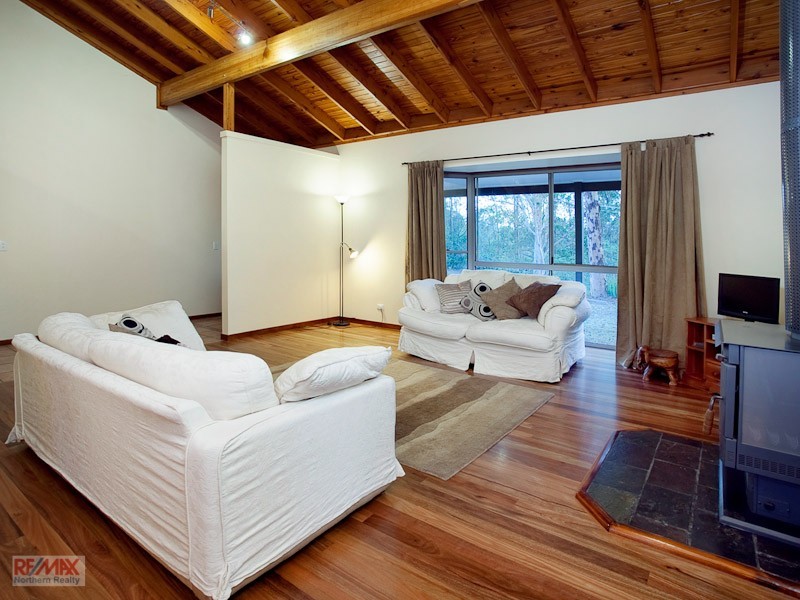 5 Denniston Court, Clear Mountain QLD 4500