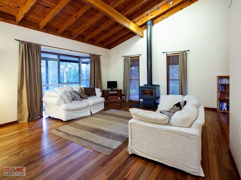 5 Denniston Court, Clear Mountain QLD 4500