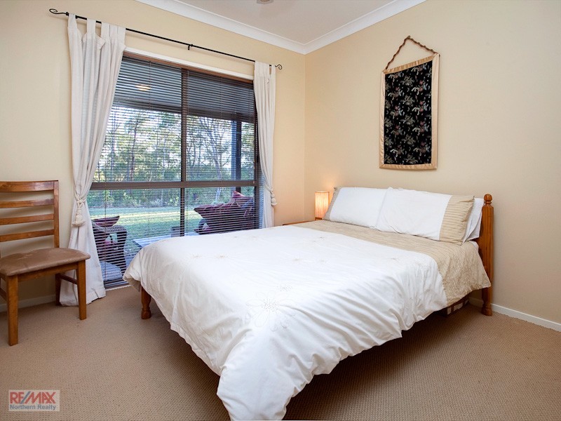 5 Denniston Court, Clear Mountain QLD 4500