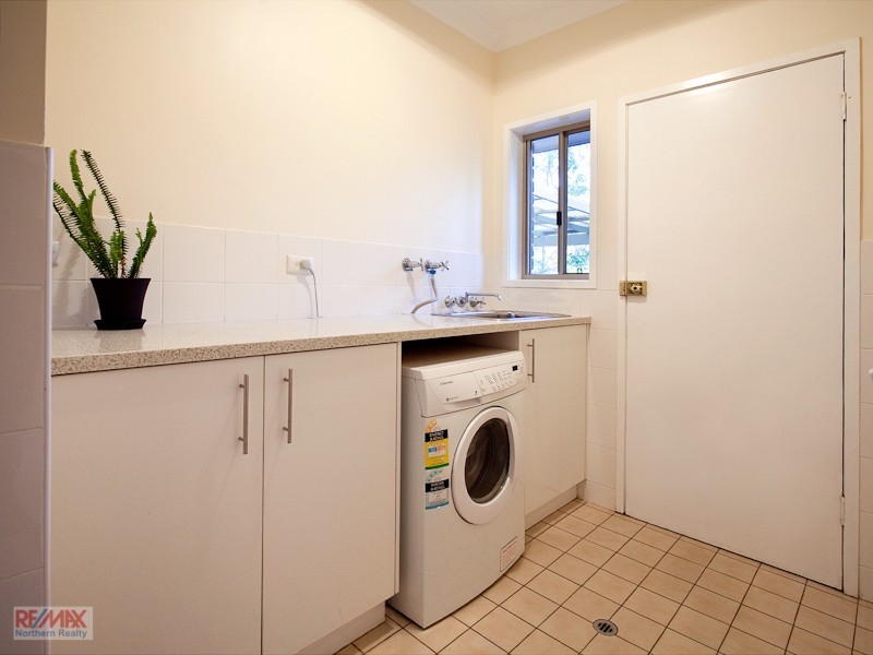 5 Denniston Court, Clear Mountain QLD 4500