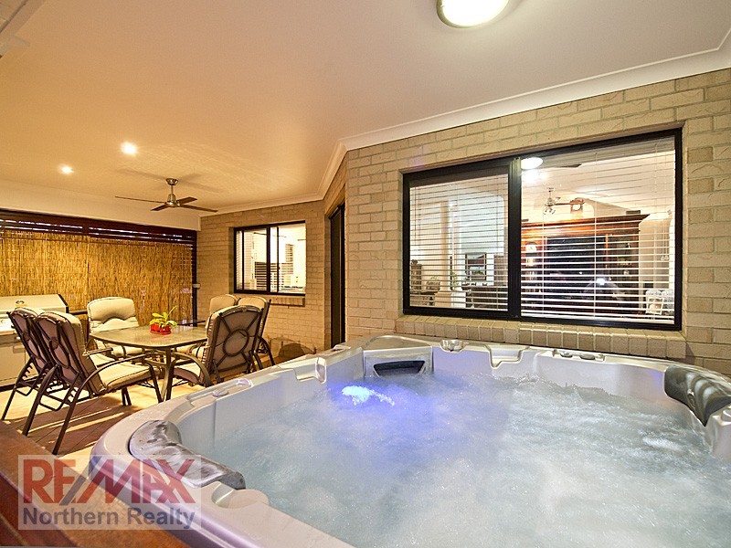 10 Bangalow Pl, Albany Creek QLD 4035