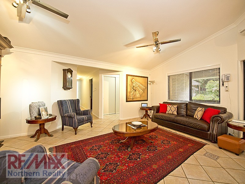 10 Bangalow Pl, Albany Creek QLD 4035