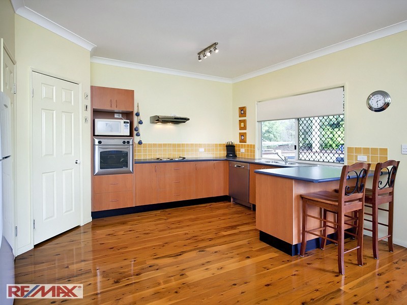 121  Saraband Drive, Eatons Hill QLD 4037