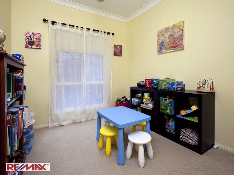 121  Saraband Drive, Eatons Hill QLD 4037