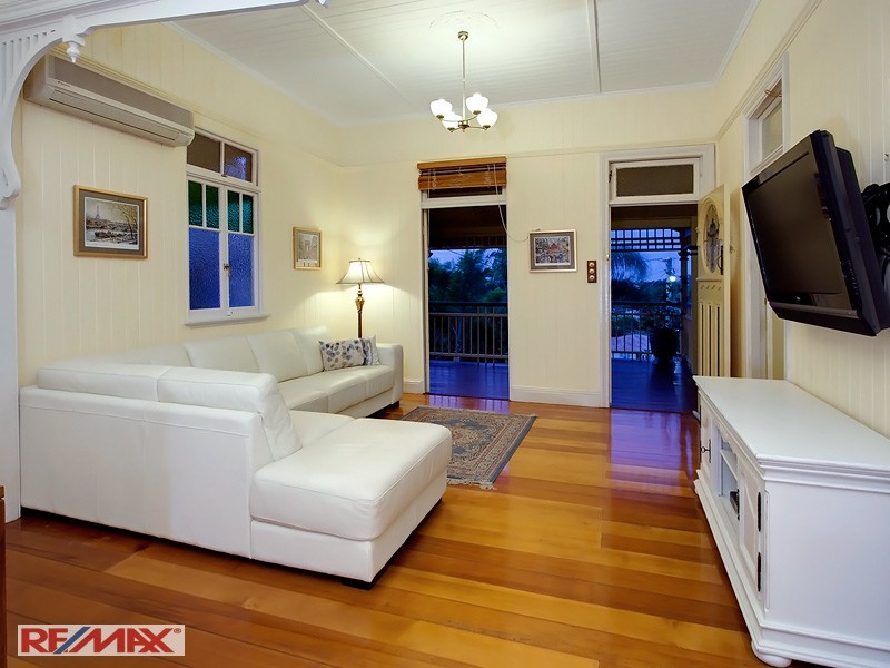 28 Coronation Street, Bardon QLD 4065