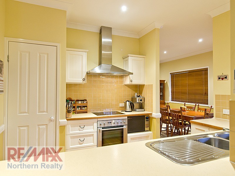 172 Saraband Drive, Eatons Hill QLD 4037