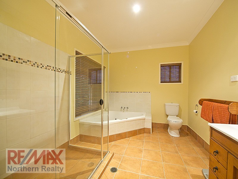 172 Saraband Drive, Eatons Hill QLD 4037