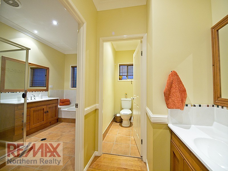 172 Saraband Drive, Eatons Hill QLD 4037