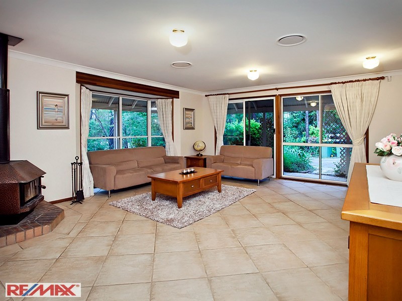 70 Cashmere Lane, Cashmere QLD 4500