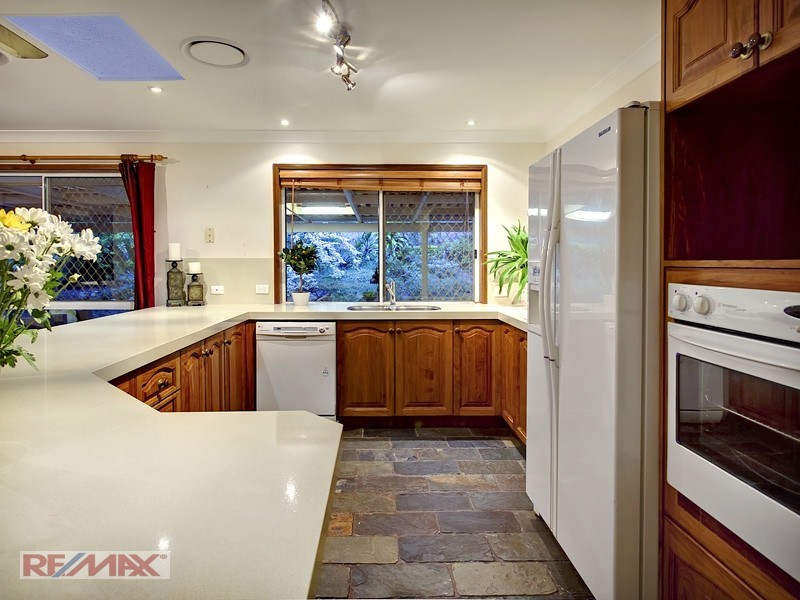 70 Cashmere Lane, Cashmere QLD 4500