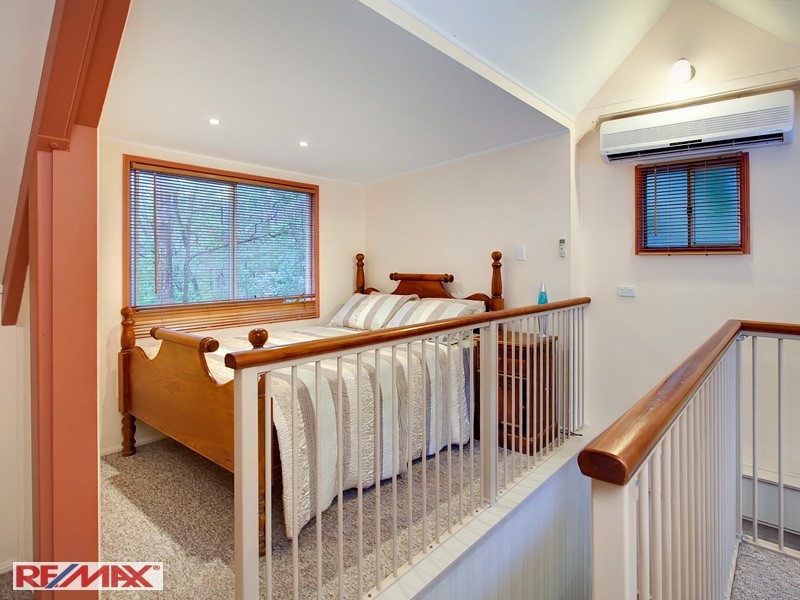 70 Cashmere Lane, Cashmere QLD 4500