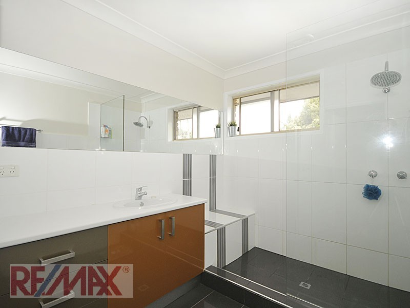 19 The Boulevard, Albany Creek QLD 4035