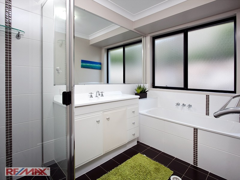 22 STONEBROOK CT, Cashmere QLD 4500