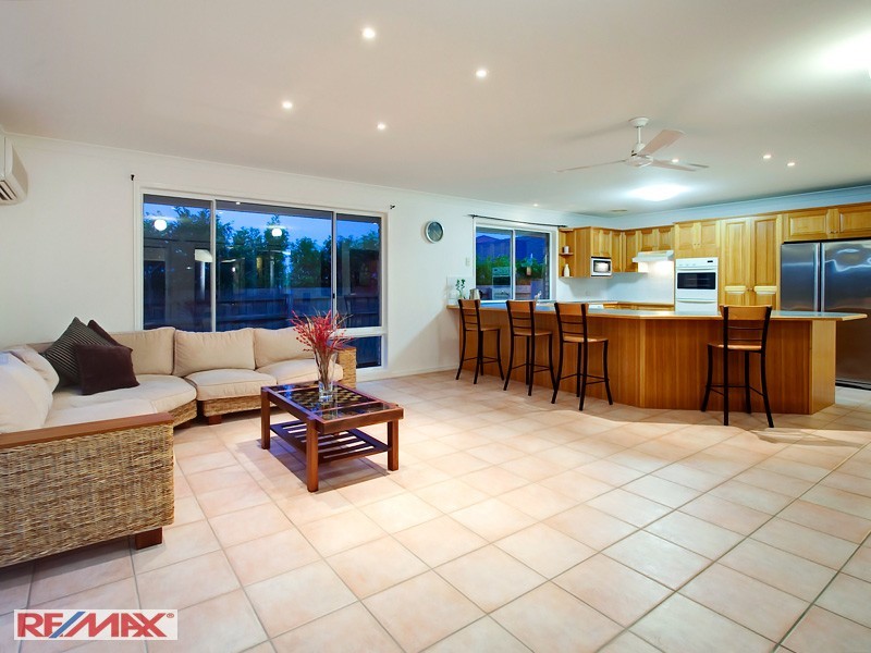 3 Peer Court, Eatons Hill QLD 4037