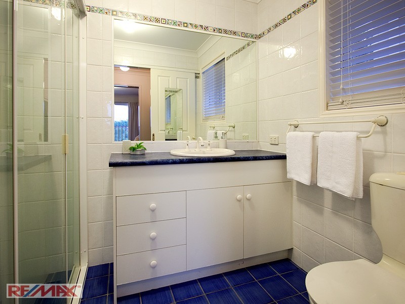 3 Peer Court, Eatons Hill QLD 4037