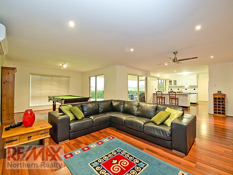 18 Toressian Place, Cashmere QLD 4500