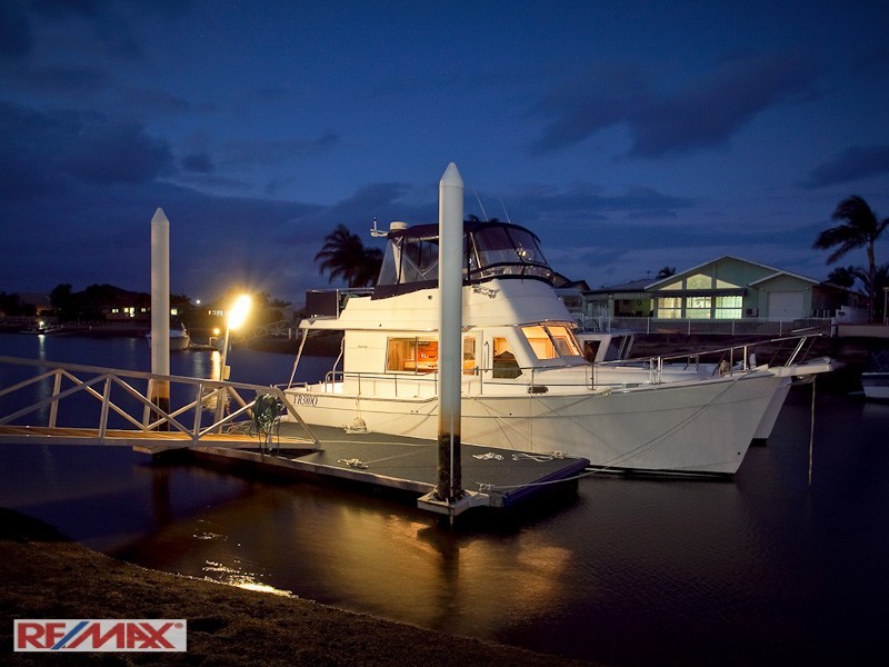 4 FLEETWING AVE, Newport QLD 4020
