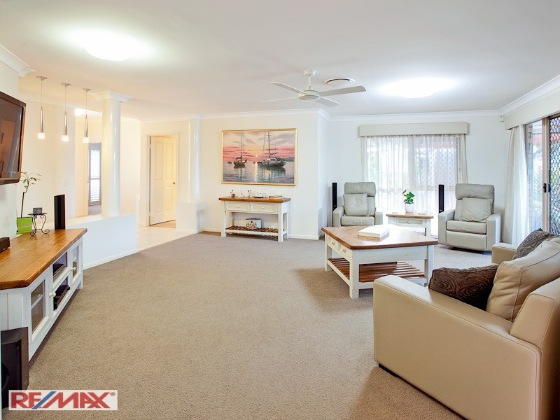 4 FLEETWING AVE, Newport QLD 4020