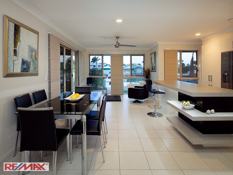 4 FLEETWING AVE, Newport QLD 4020