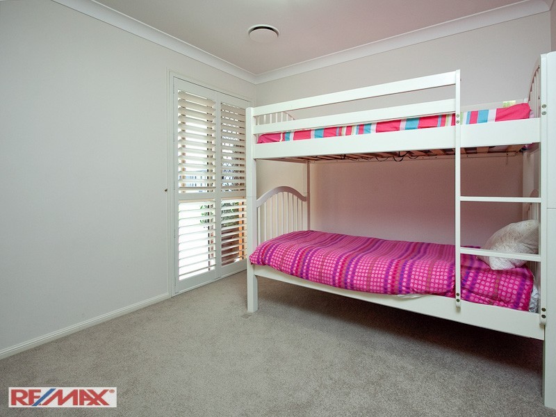 4 FLEETWING AVE, Newport QLD 4020