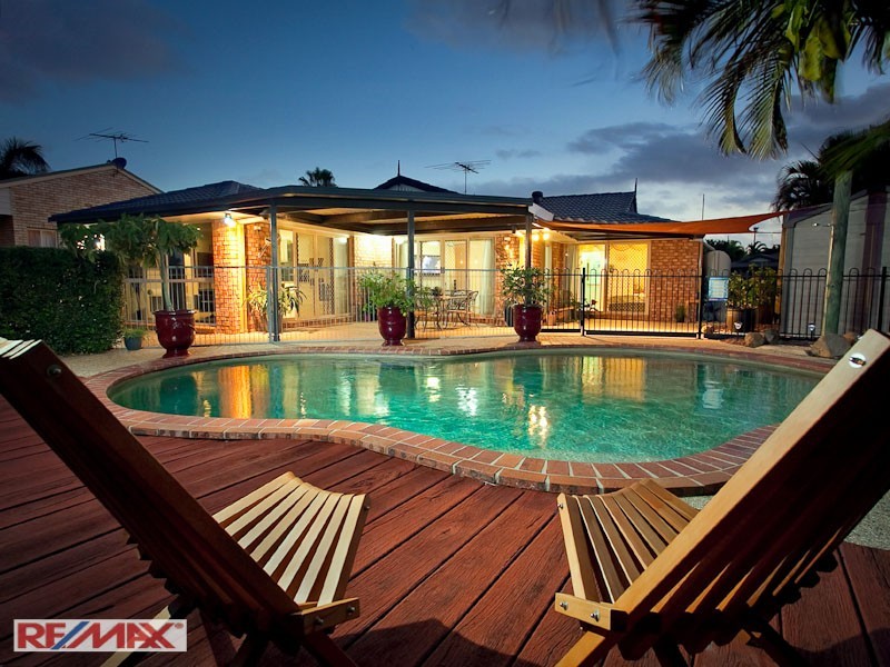 4 FLEETWING AVE, Newport QLD 4020