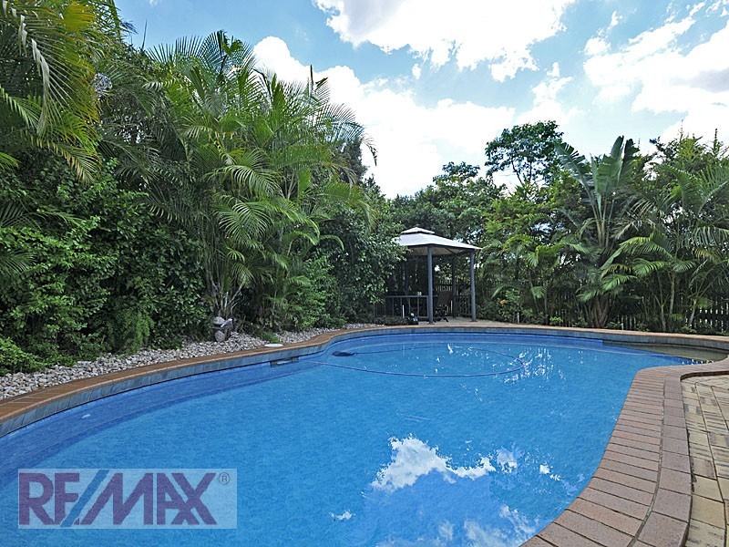 18 The Boulevard, Albany Creek QLD 4035