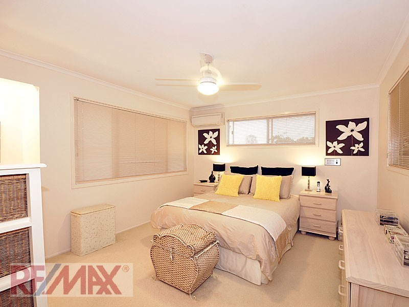 18 The Boulevard, Albany Creek QLD 4035