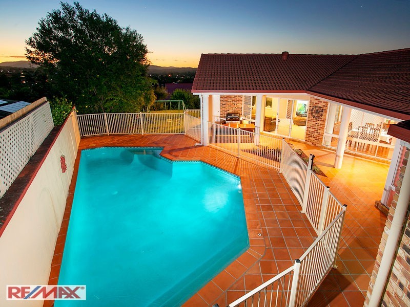 8 Manly Close, Albany Creek QLD 4035