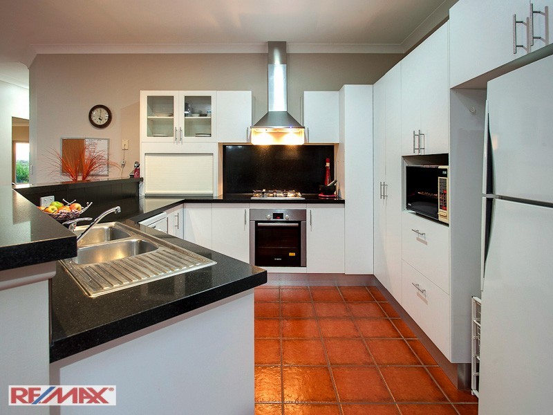 8 Manly Close, Albany Creek QLD 4035