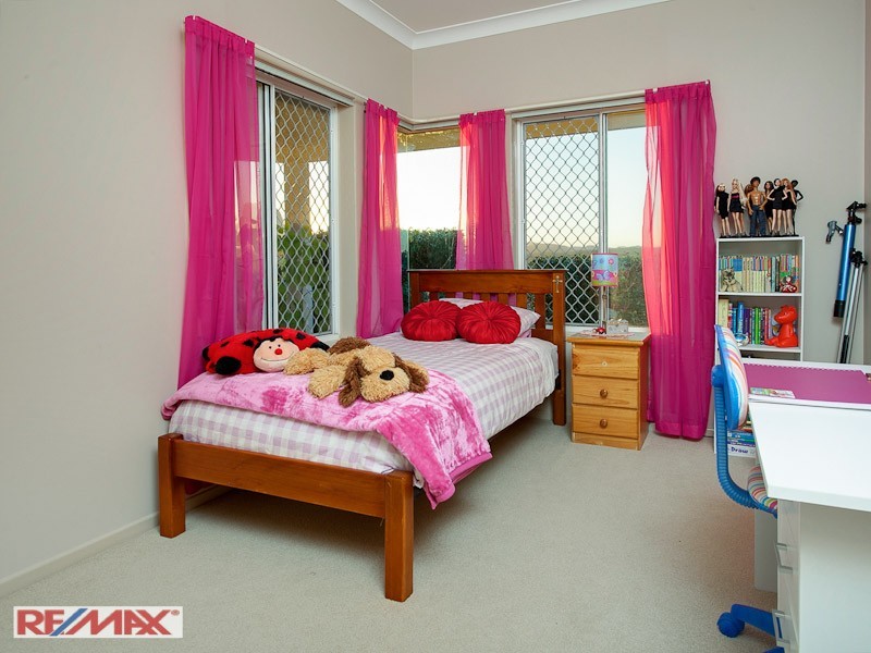 8 Manly Close, Albany Creek QLD 4035