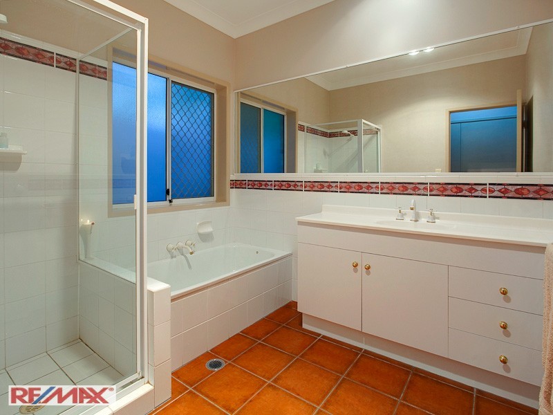 8 Manly Close, Albany Creek QLD 4035