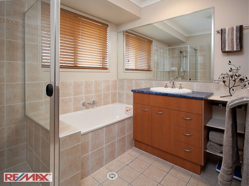 72 Hayward Ave, Cashmere QLD 4500