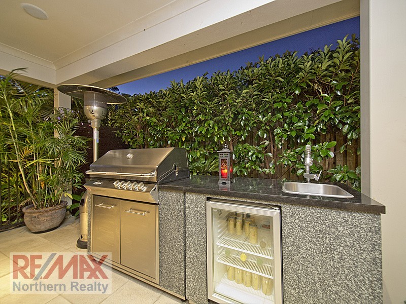 6 Confluence Ct, Eatons Hill QLD 4037