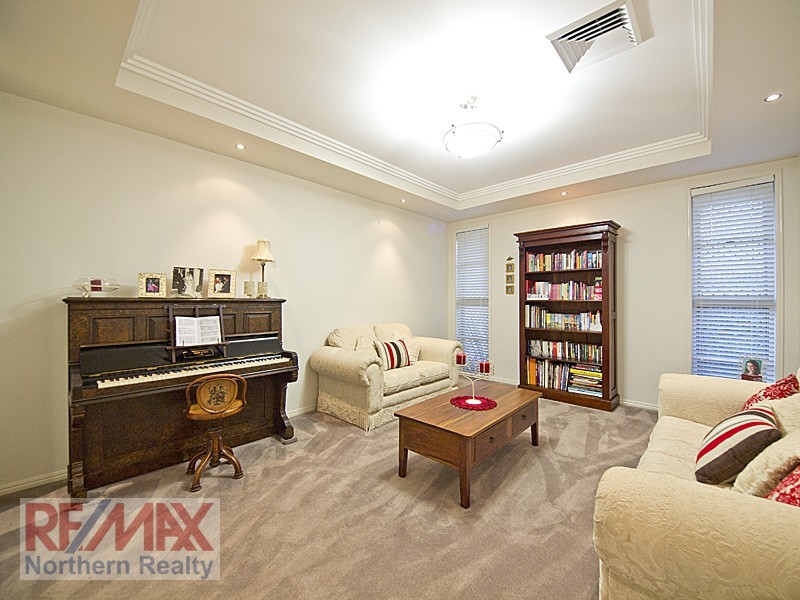 6 Confluence Ct, Eatons Hill QLD 4037