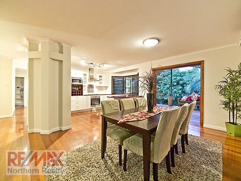 9 Olympus Court, Eatons Hill QLD 4037