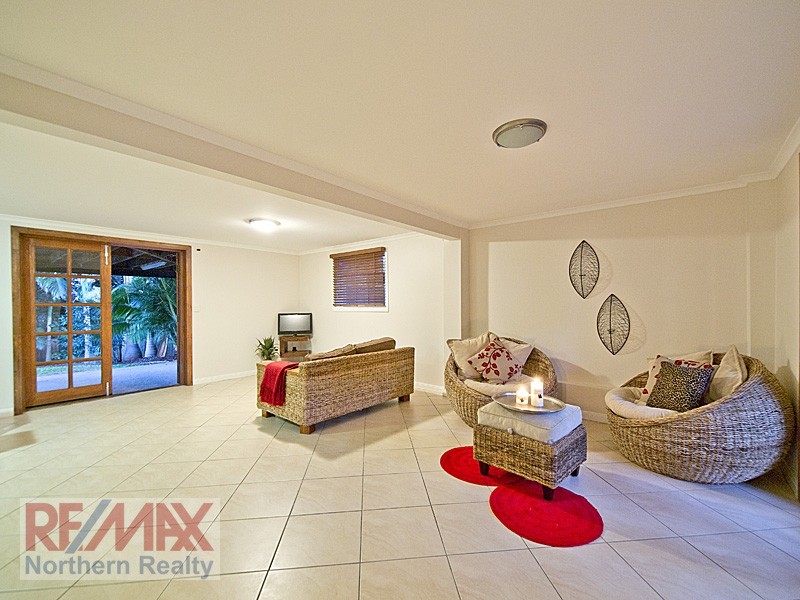 9 Olympus Court, Eatons Hill QLD 4037