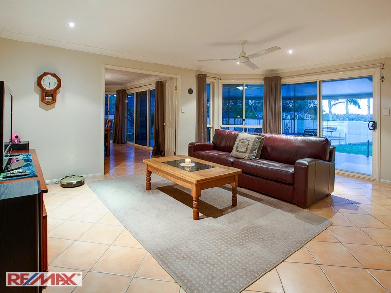 6 Greenside Place, Joyner QLD 4500